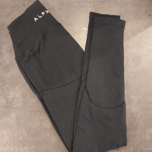 Alphalete Pants - Black alphalete revival leggings